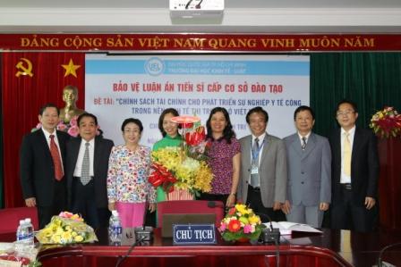 Nghiên cứu sinh Nguyễn Nhật Hải bảo vệ thành công luận án tiến sĩ kinh tế cấp cơ sở đào tạo.