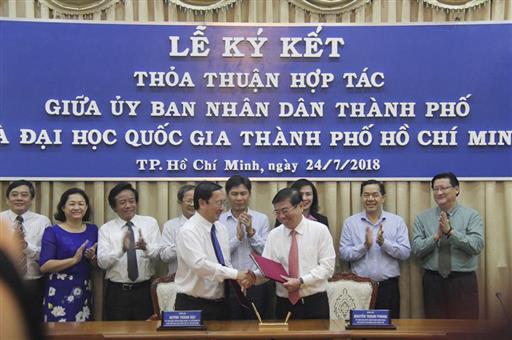 Thành phố Hồ Chí Minh ký thỏa thuận hợp tác với Đại học Quốc gia TP.HCM