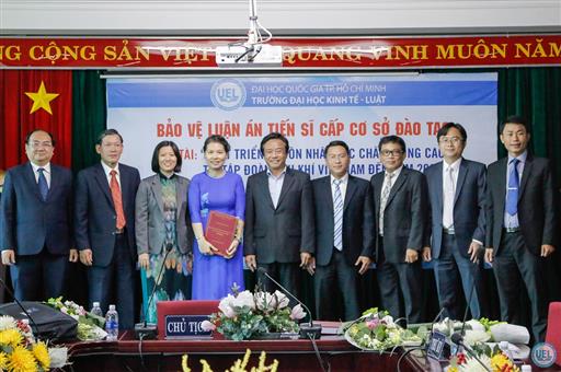 Nghiên cứu sinh Nguyễn Phan Thu Hằng bảo vệ thành công luận án tiến sĩ kinh tế cấp cơ sở đào tạo