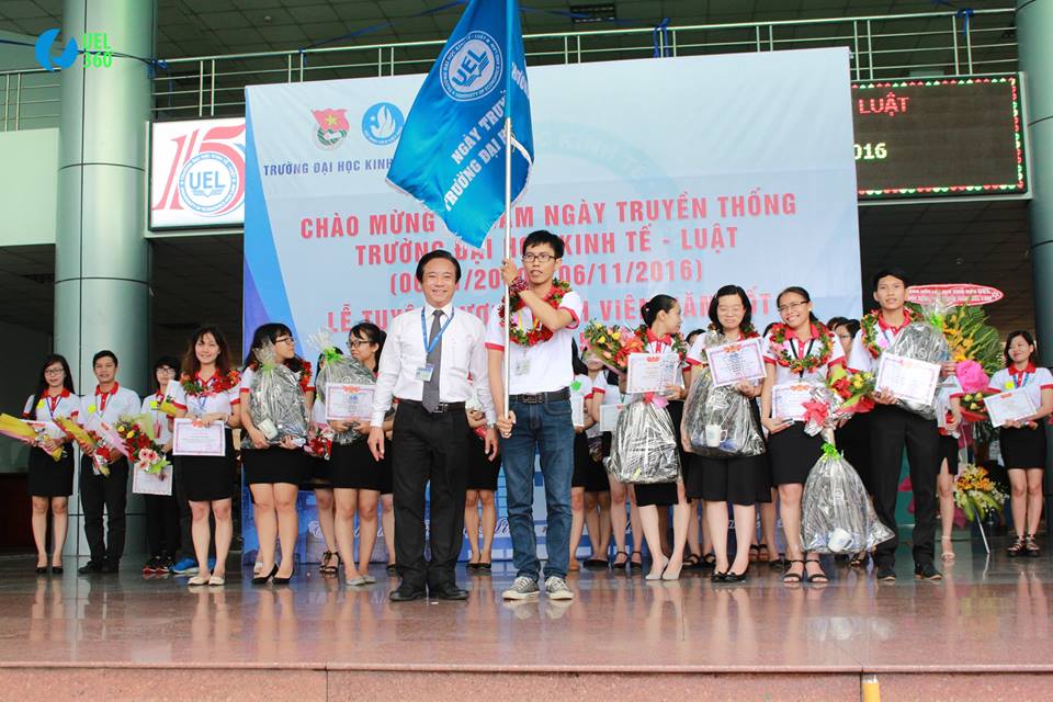 86 Sinh viên 5 tốt Trường ĐH Kinh tế - Luật được tuyên dương trong lễ kỷ niệm 16 năm Ngày truyền thống Trường (06/11/2000 - 06/11/2016)