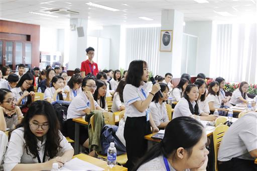 Hành trình tỏa sáng của các nhà khoa học trẻ UEL
