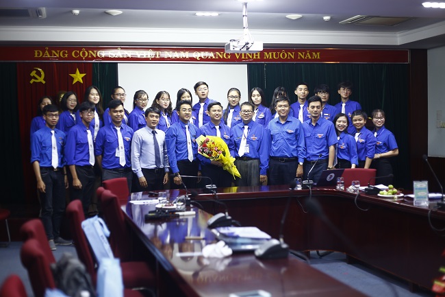 Đồng chí Ngô Lê Mạnh Hiếu tái đắc cử chức vụ Bí thư Đoàn Trường nhiệm kỳ 2019 - 2022