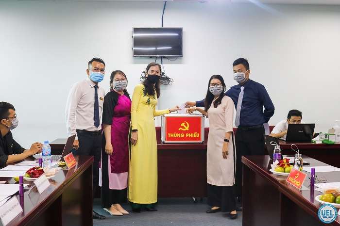 Chi bộ Hành chính 4 tổ chức thành công Đại hội chi bộ