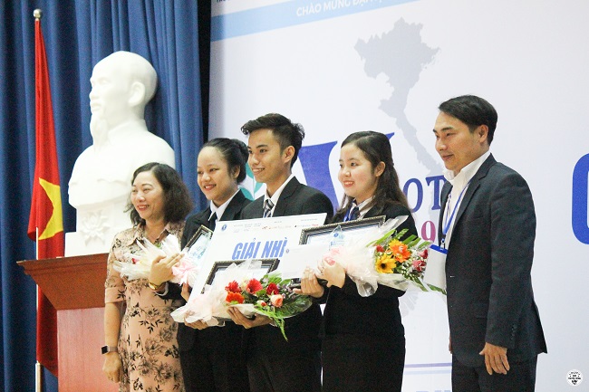 Đội tuyển TYN Trường Đại học Kinh tế - Luật xuất sắc giành giải Á quân Cuộc thi VMoot Cấp quốc gia năm 2019