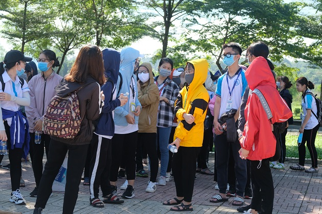 Ngày Chủ nhật xanh của thanh niên Trường Đại học Kinh tế - Luật