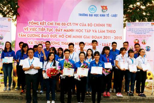 Tuyên dương Thanh niên Kinh tế - Luật làm theo lời Bác 2016 và Tổng kết thực hiện Chỉ thị 03 - CT/TW giai đoạn 2011 - 2015