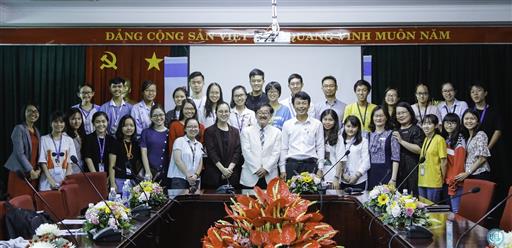 Giáo sư Nhật Bản nói chuyện với sinh viên UEL về "Diversity Study"