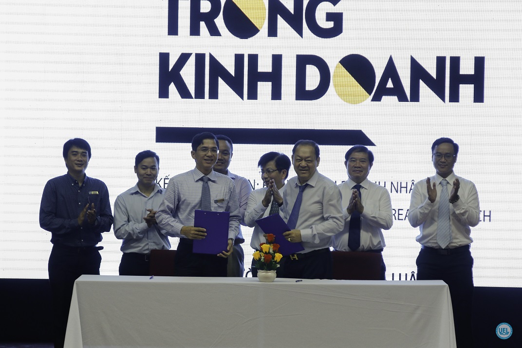 Trường Đại học Kinh tế - Luật ký kết với Học viện Khởi nghiệp Thành công và tổ chức Hội thảo "Chữ 'Thời' trong kinh doanh"
