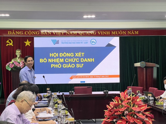 Hội đồng xét bổ nhiệm chức danh phó giáo sư