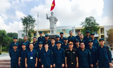 Trường Đại học Kinh tế Luật tham dự lễ khai mạc và ra quân huấn luyện năm 2016.