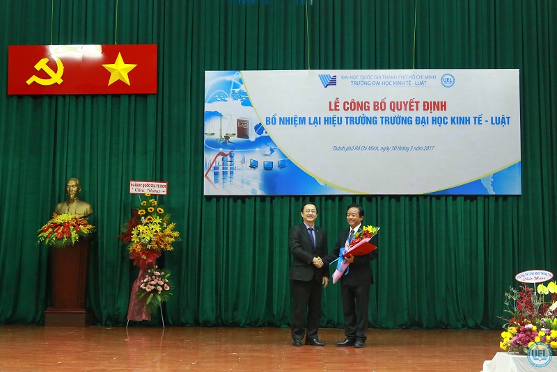 Lễ công bố quyết định bổ nhiệm lại hiệu trưởng Trường Đại học Kinh tế - Luật