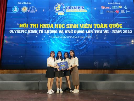 Sinh viên khoa Toán kinh tế giành giải nhất, UEL bội thu giải thưởng tại hội thi khoa học sinh viên toàn quốc "Olympic kinh tế lượng và ứng dụng" lần thứ VII, năm 2022
