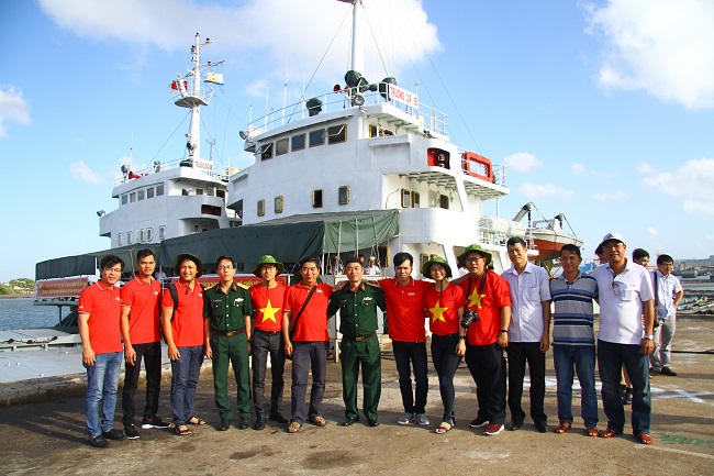 Chuyến hải trình của Tàu Trường Sa vượt biển thăm, chúc Tết Nhà giàn DK1 nhân dịp Tết Kỷ Hợi 2019